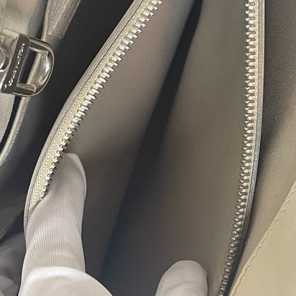 Authentic Louis Vuitton Epi Leather Passy PM White Ivory Hand Bag Tote - Picture 12 of 13